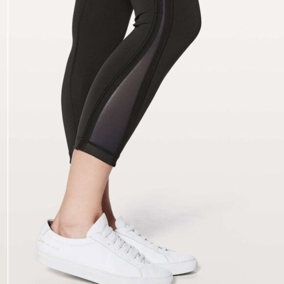 šLululemonāWunder Under Hi-Rise 7/8
Tight (Awaken) 25" - Picture 4 of 9